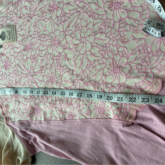 Easel Pink and Cream Floral Blouse - Picture 6 of 6